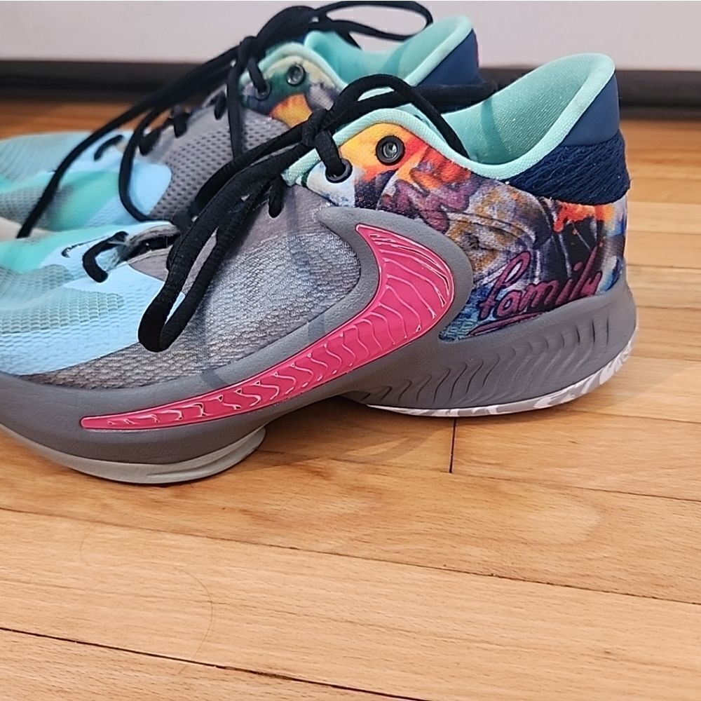 Big Kid's Nike Freak 6.5 SE Smoke Grey/Pinksicle (DQ8040 001) - Picture 2 of 15